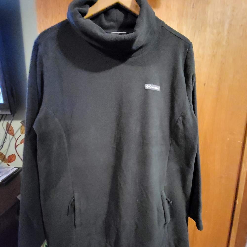 Columbia Black Fleece Pullover